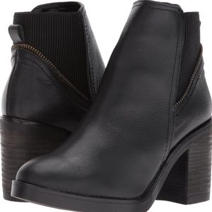 New MAS ARTISAN Women's Ulla Ankle Bootie, no box